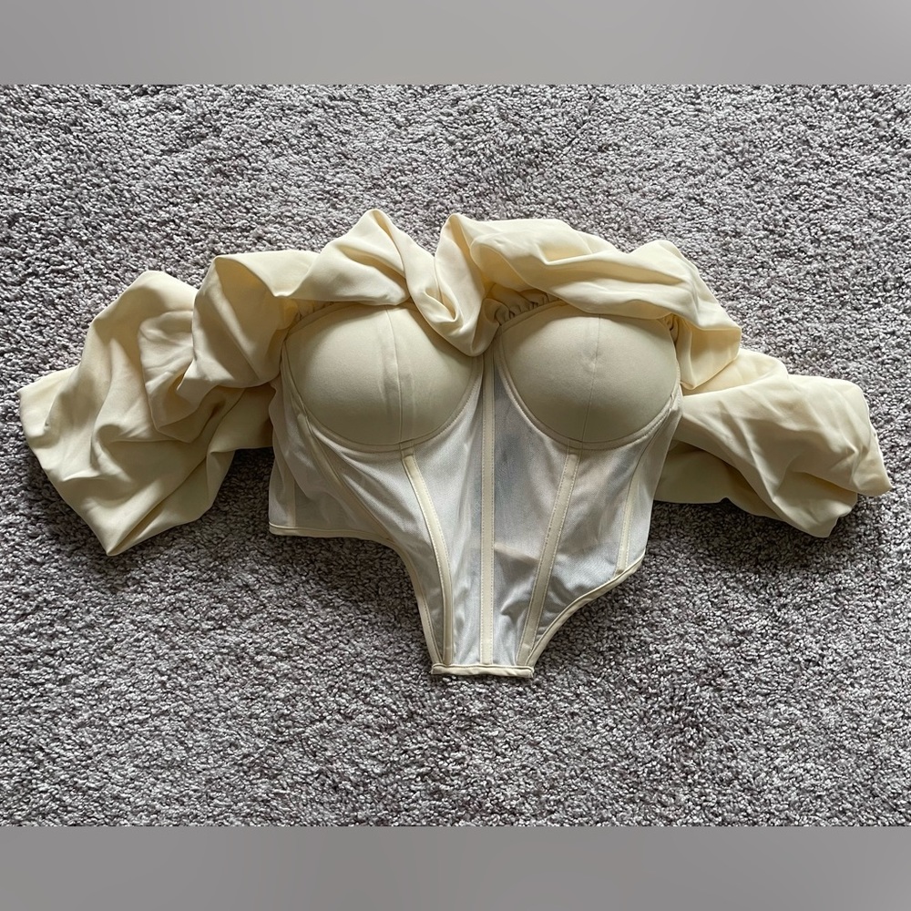 NWT Pretty Little Thing cream corset top size 8